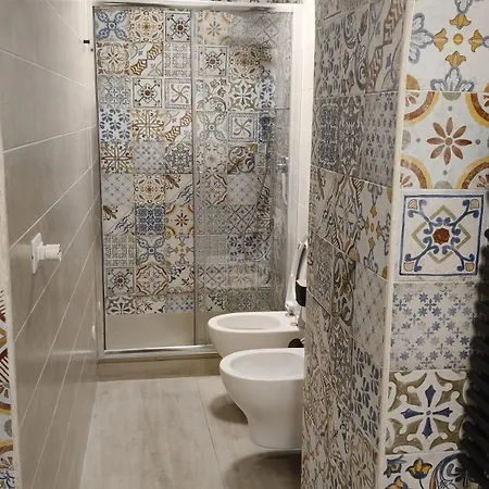 Appartement A Casa Di Mario, Historic Center Napels